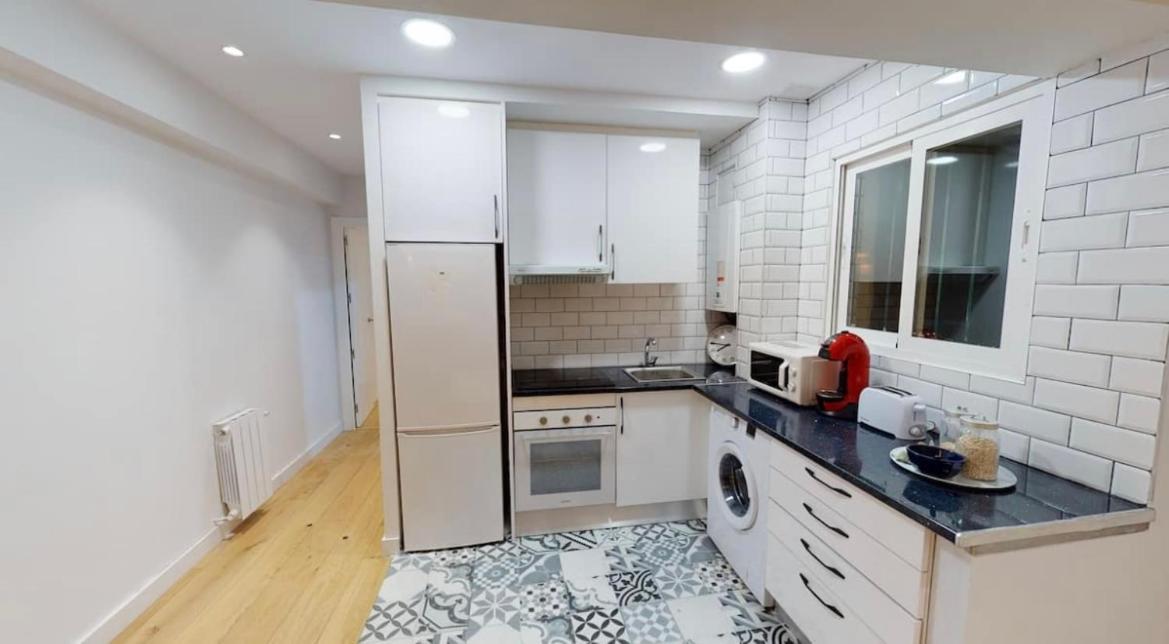 Edsam Brown Madrid Apartment ภายนอก รูปภาพ