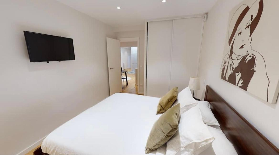 Edsam Brown Madrid Apartment ภายนอก รูปภาพ