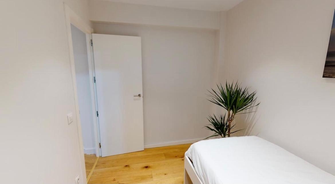 Edsam Brown Madrid Apartment ภายนอก รูปภาพ