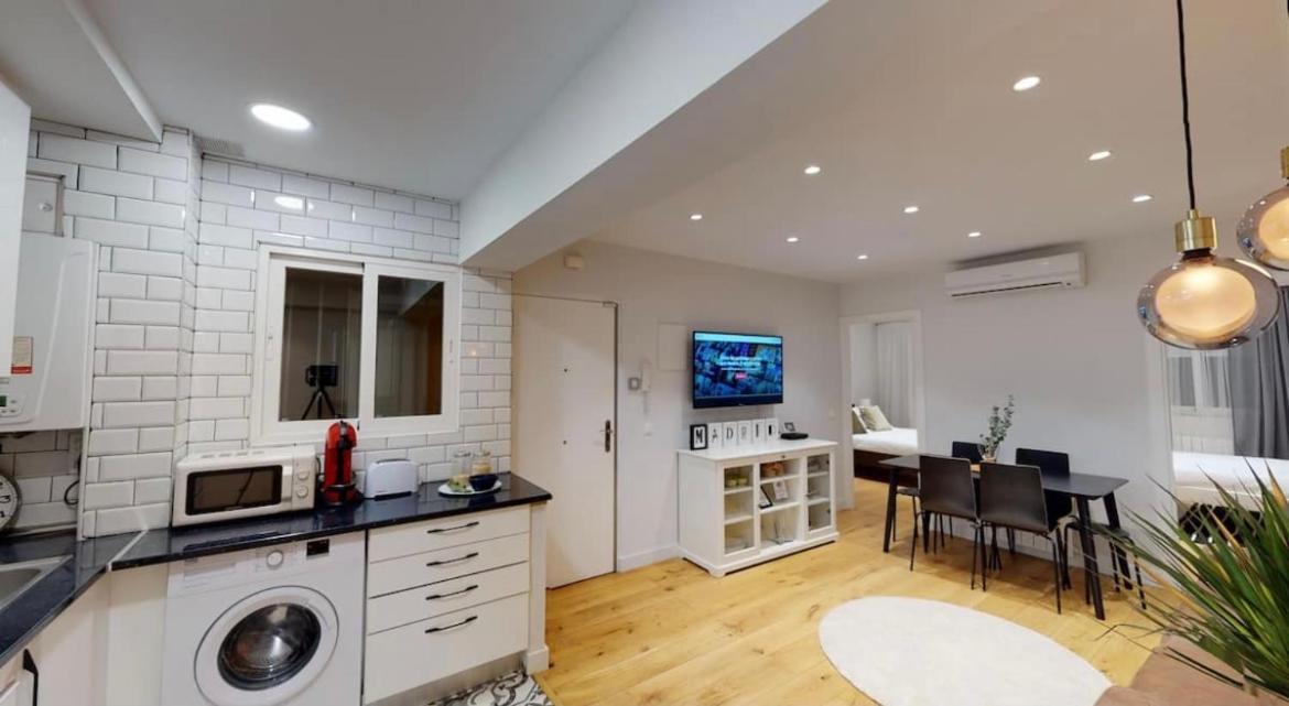 Edsam Brown Madrid Apartment ภายนอก รูปภาพ