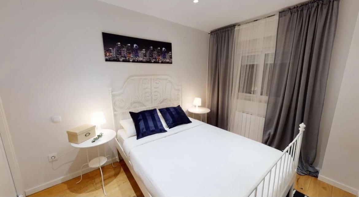 Edsam Brown Madrid Apartment ภายนอก รูปภาพ