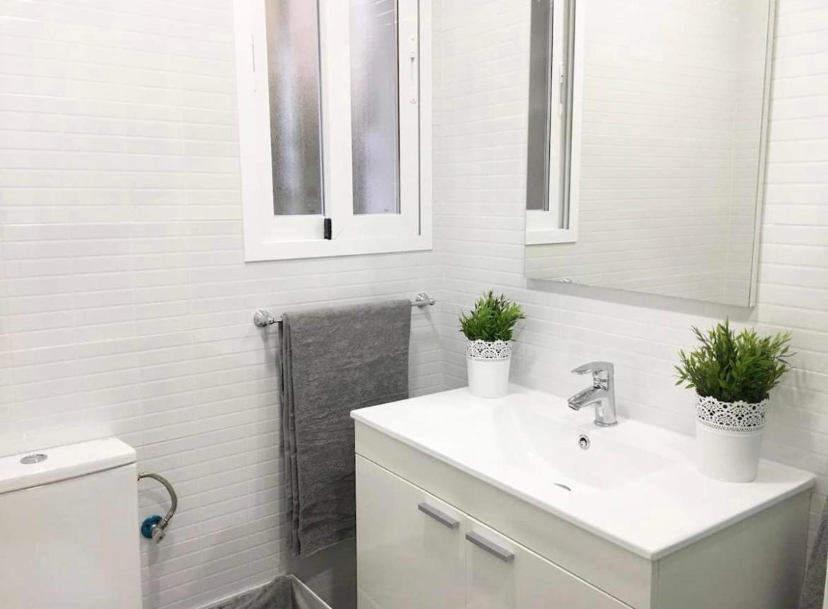 Edsam Brown Madrid Apartment ภายนอก รูปภาพ