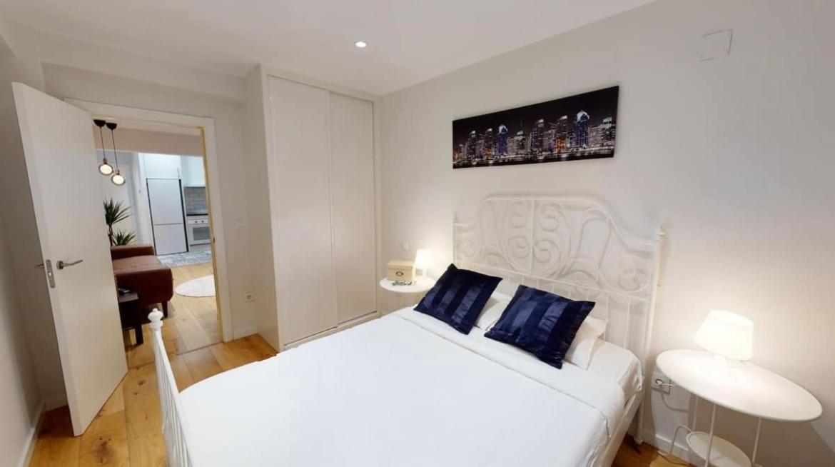 Edsam Brown Madrid Apartment ภายนอก รูปภาพ