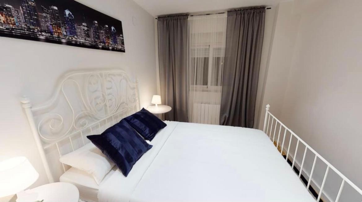 Edsam Brown Madrid Apartment ภายนอก รูปภาพ